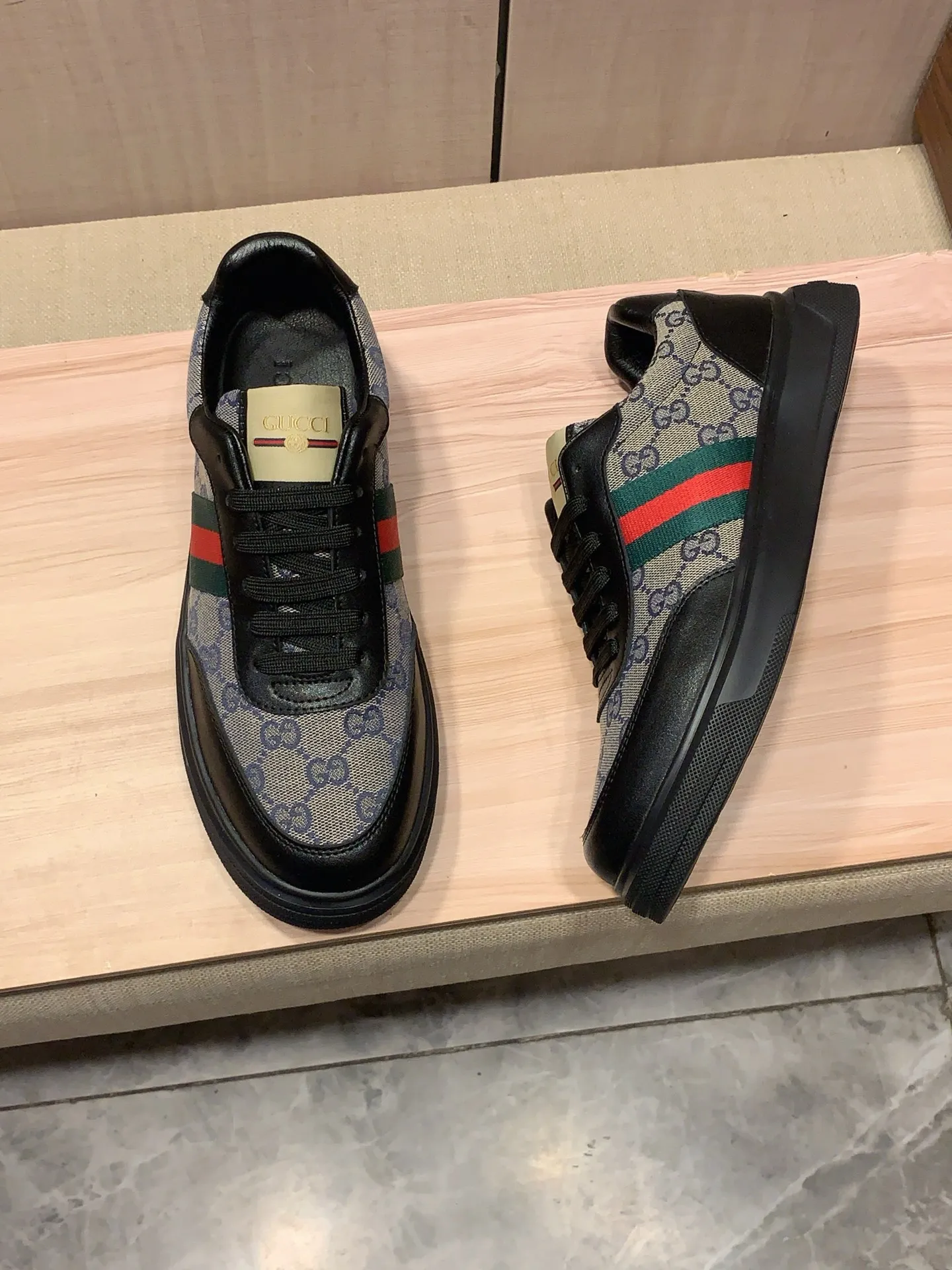 Men's Men's Shoes💰420💰💰🎩🎩[Lightning][Lightning] "Gucci*" The latest and most popular casual shoes, top brand [seduce] luxury ~ purchasing agency, top ~ quality. [Strong] The upper is made of imported breathable cowhide with material ➕ breathable sheepskin feet (•) and fine workmanship. The original stylish and stylish soft rubber wear-resistant and non-slip outsole is light and comfortable on the feet. The real thing looks better when photographed in person. 111: code: 38-44, 3️⃣ colors selected